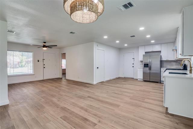 Building Photo - 2715 Tolosa Dr