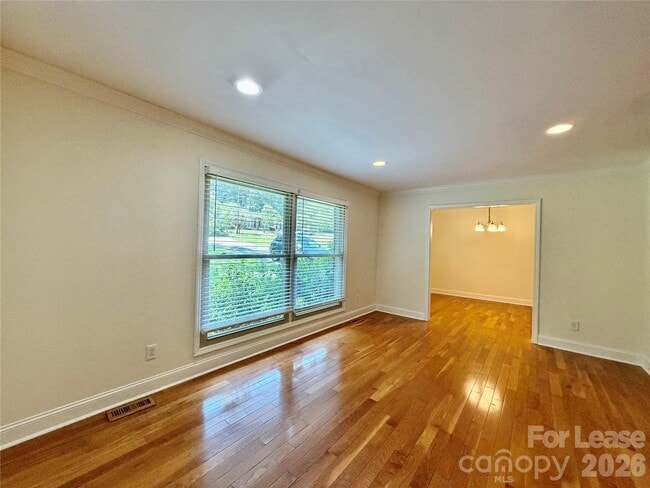 Building Photo - 109 James Dr