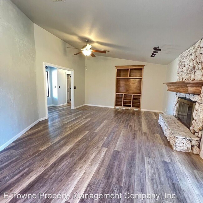 Building Photo - 4 br, 2 bath House - 514 Deer Run