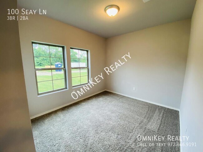 Building Photo - 100 Seay Ln