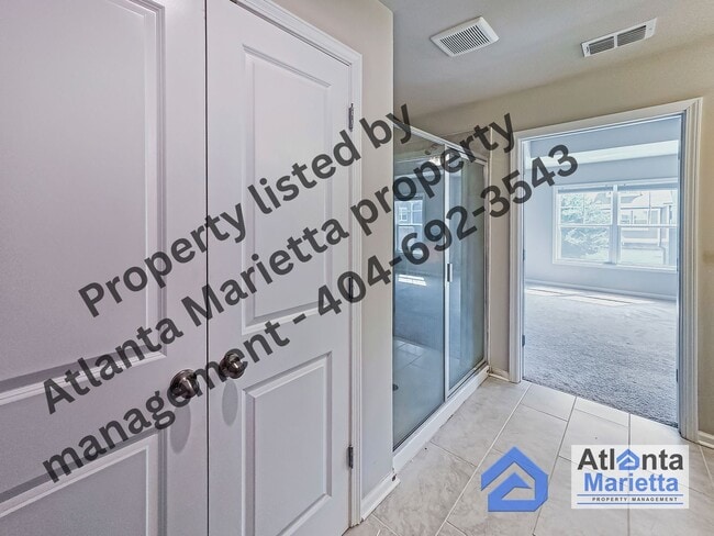 Building Photo - Spacious & Stylish 4BR/3.5BA Townhome Near...