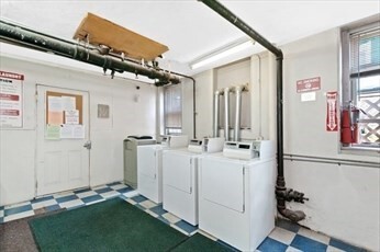Building Photo - 68 Linden St