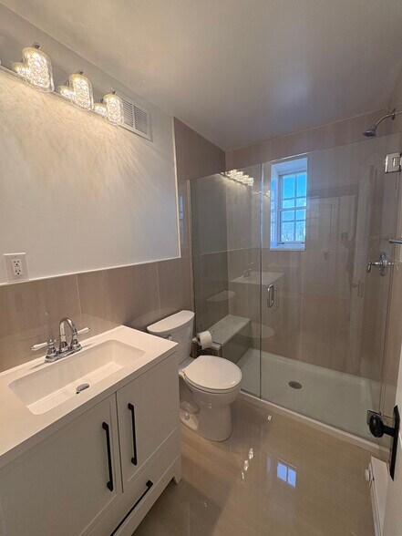 Building Photo - 61 Forest Ave