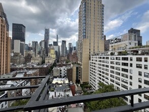 Building Photo - 20 Beekman Pl