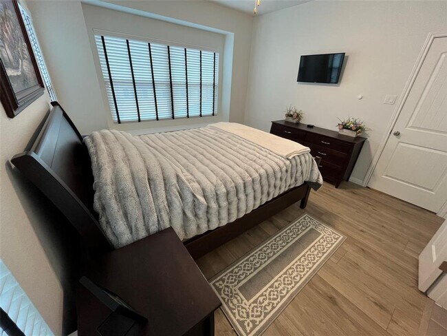 Building Photo - 8145 Daisy Cutter Crossing