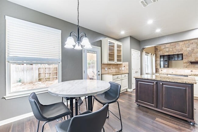 Building Photo - 730 Nelson Ranch Rd