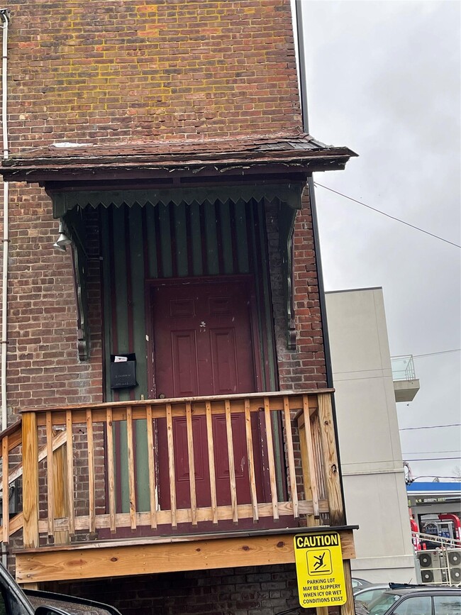 Building Photo - 59 Main St