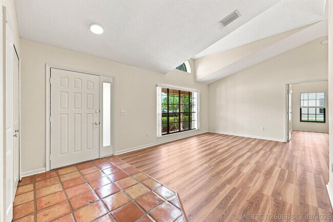 Building Photo - 10798 Cypress Bend Dr