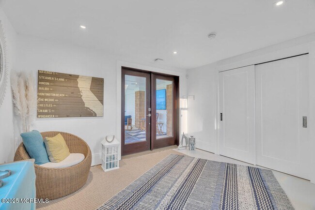 Building Photo - 985 Ocean Ave