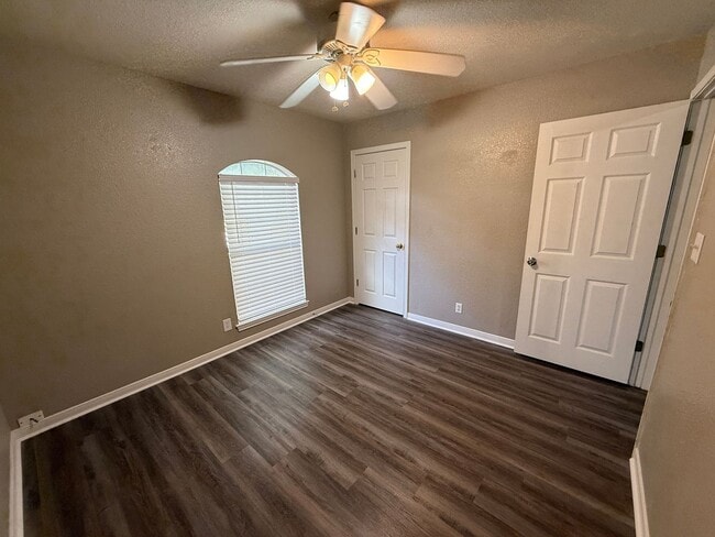 Building Photo - 1710 Quarry Trail