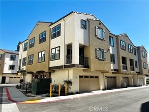 Building Photo - 2450 E Agave St