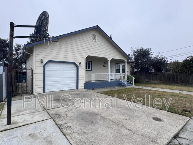 Building Photo - 136 E Stadium Dr