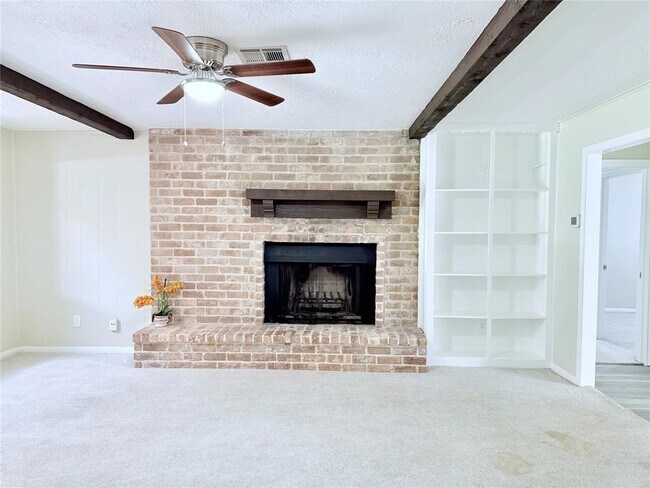 Building Photo - 25419 Lynbriar Ln