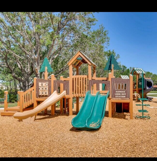 Building Photo - 1785 Southfork Dr