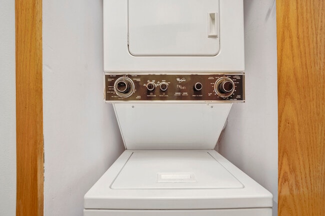 Building Photo - 711 S Ashland Ave