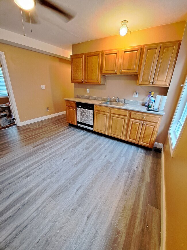 11 W Chestnut St 11 W Chestnut St Brockton MA 02301 Apartment Finder