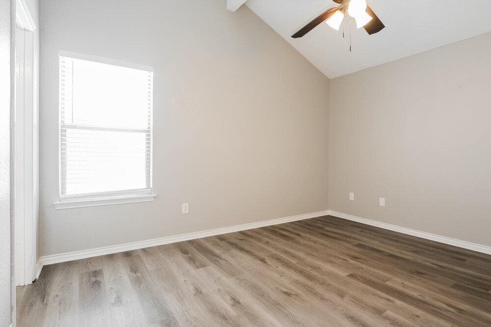 Building Photo - 705 Nightingale Cir