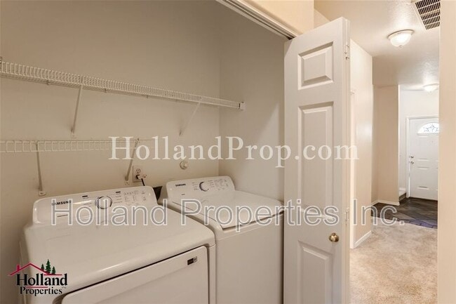 Building Photo - 17880 SW Arbela Ct