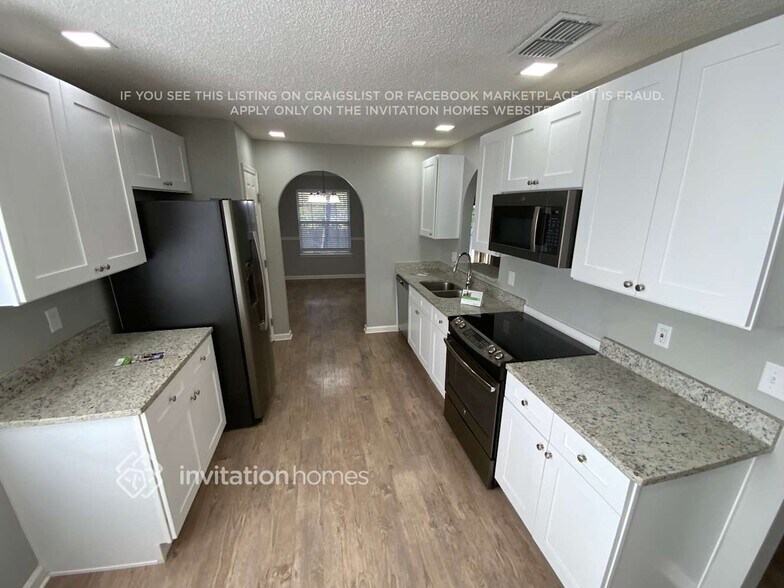 Building Photo - 11774 Mountain Ash Rd E