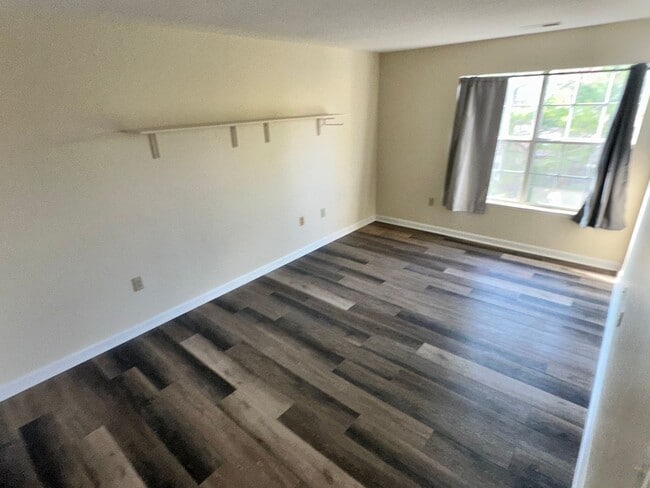Building Photo - FALL SPECIAL-1/2 Off 2nd Mo! Lovely Condo,...