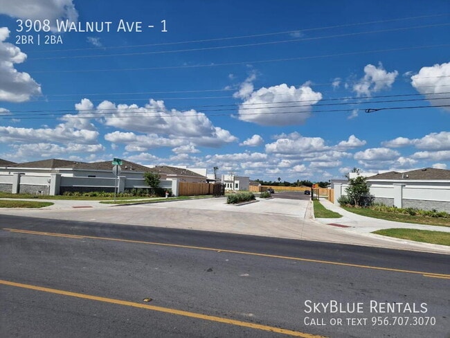 Building Photo - 3908 Walnut Ave