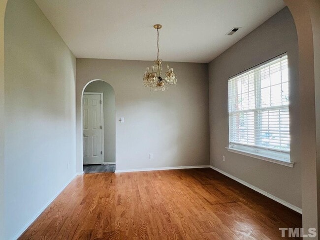 Building Photo - 4 Bedroom Single Family House in Morrisville RTP