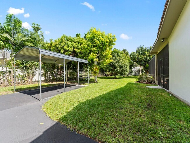 Building Photo - 17223 SW 87th Ave