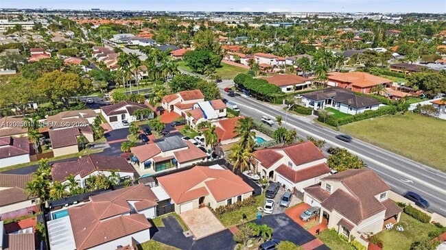 Building Photo - 561 SW 87th Ct