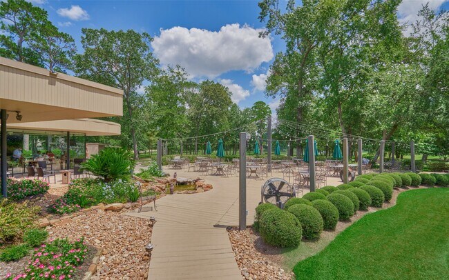 Building Photo - 13511 Summer Hill Dr