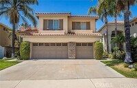 Building Photo - 823 S Parkglen Pl