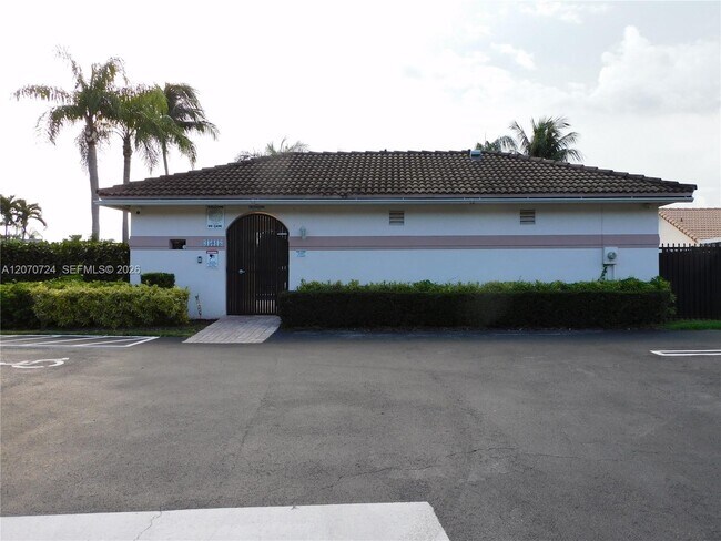 Building Photo - 14271 SW 150th Ave