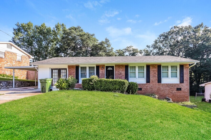 Building Photo - 5145 Burbank St