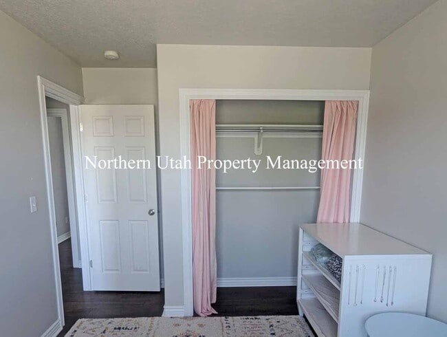 Building Photo - 3 Bed 2 Bath - HVAC