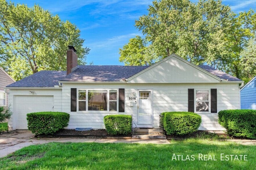 Primary Photo - 5016 W 72nd St