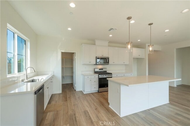 Building Photo - 9654 Honeyberry Ln