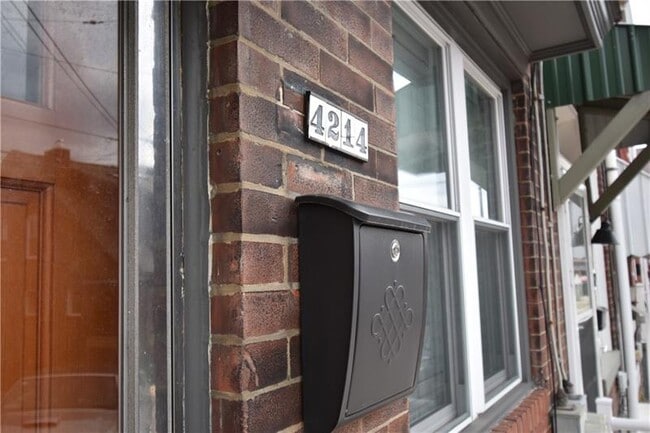 Building Photo - 4214 Post St