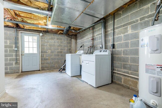 Building Photo - 307 Thyme Ln