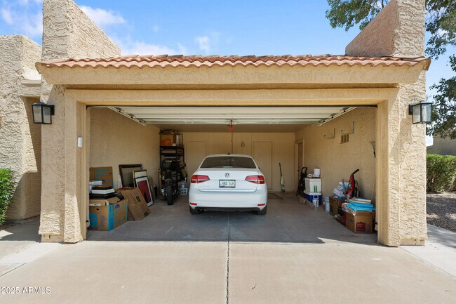 Building Photo - 9444 E Lawndale Pl