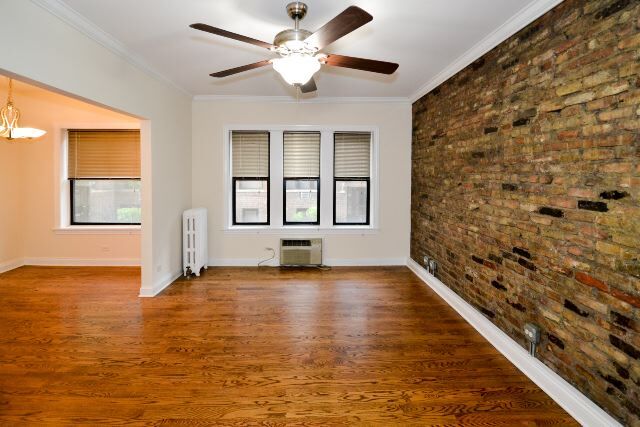 Building Photo - 747 W Addison St