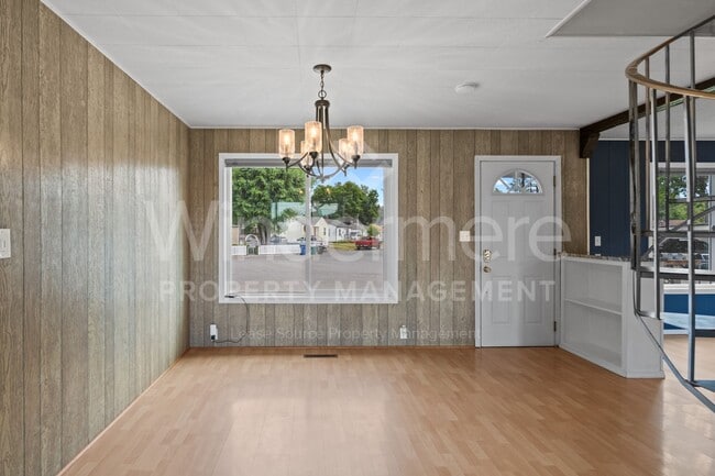 Building Photo - Beautiful 3-Bedroom Home - EV Charger - Pet Friendly