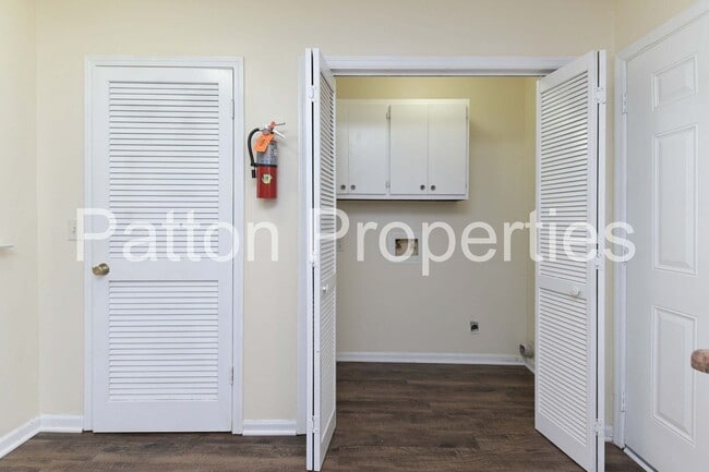 Building Photo - 1705 Springwoods Lake Dr