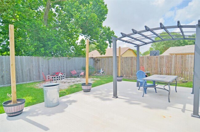 Building Photo - 11731 Bowie Dr