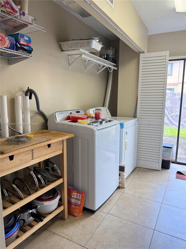 Building Photo - 11109 NW 37th St