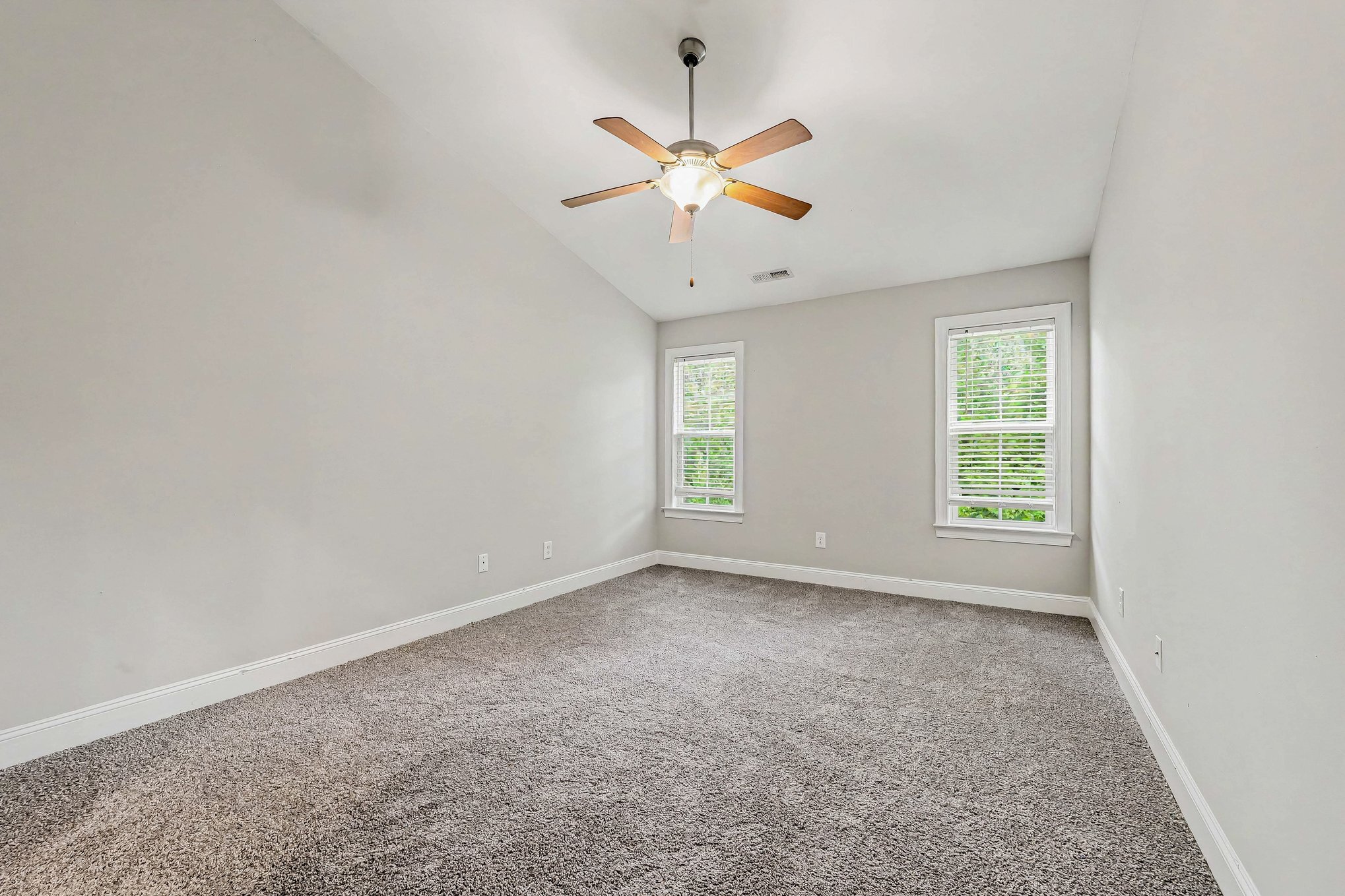Building Photo - 846 Silver Leaf Dr