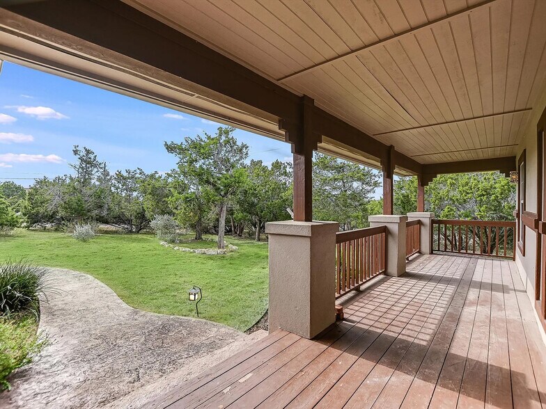 Building Photo - 1010 Foothills Dr