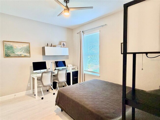 Building Photo - 6111 Mesa Gln