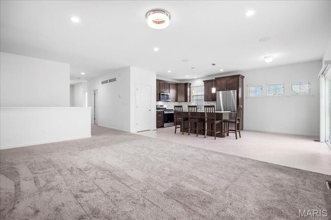 Building Photo - Stunning 3-bedroom, 2.5-bathroom home offe...