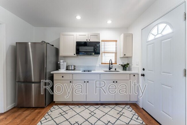 Building Photo - 72 Keala Pl