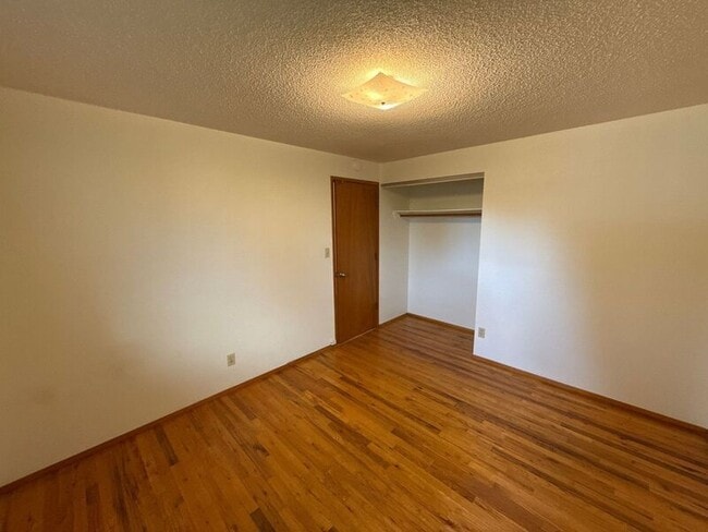 Building Photo - 1650 NW Highland Dr