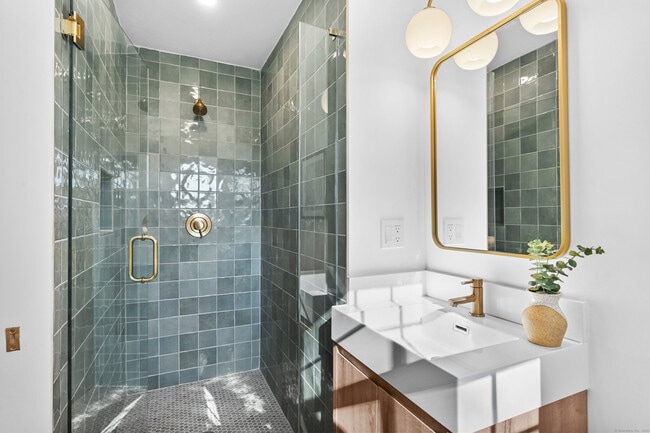 Building Photo - 8 Millard St